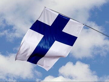 Flaga Finlandii. Zdjęcie poglądowe.