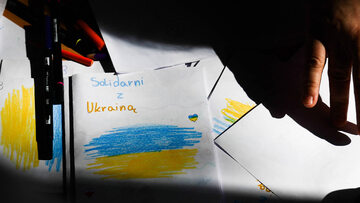 Flaga Ukrainy narysowana przez dziecko