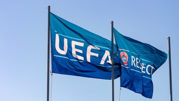 Flaga z logiem UEFA