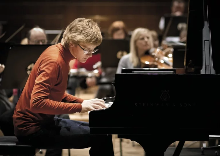 „Pianista musi być samodzielny” – mówi Jan Lisiecki