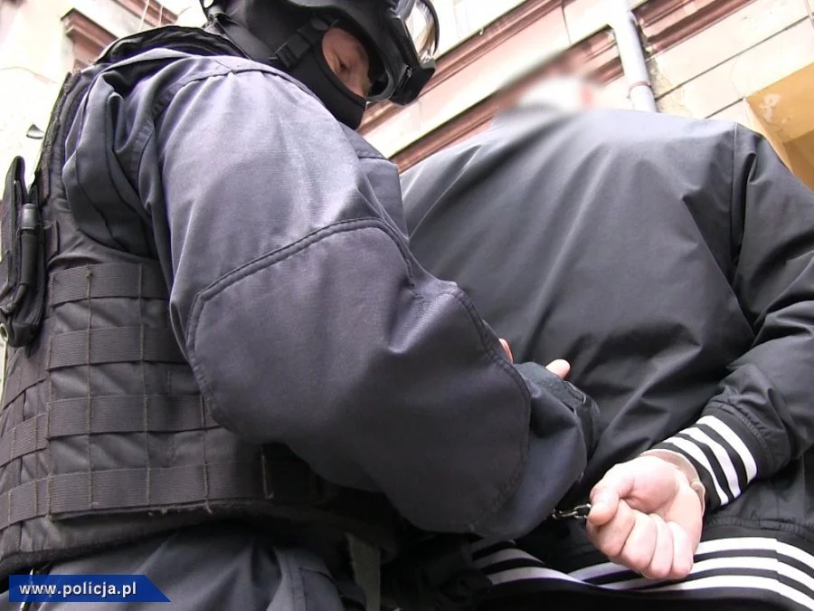 Gang pseudokibiców rozbity. Handlowali narkotykami