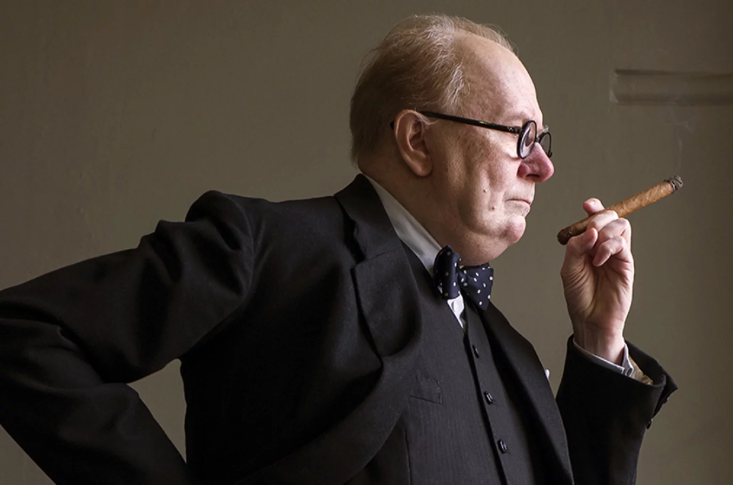 Gary Oldman jako Winston Churchill