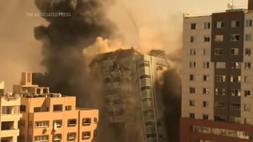 Gaza. Zburzenie budynku, w którym znajdowała się siedziba AP