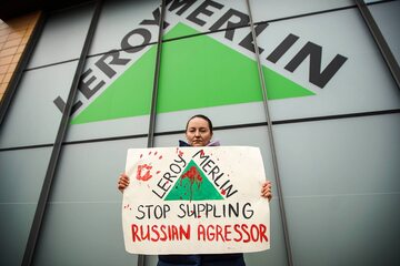 Gdańsk, protest przed jednym ze sklepów Leroy Merlin