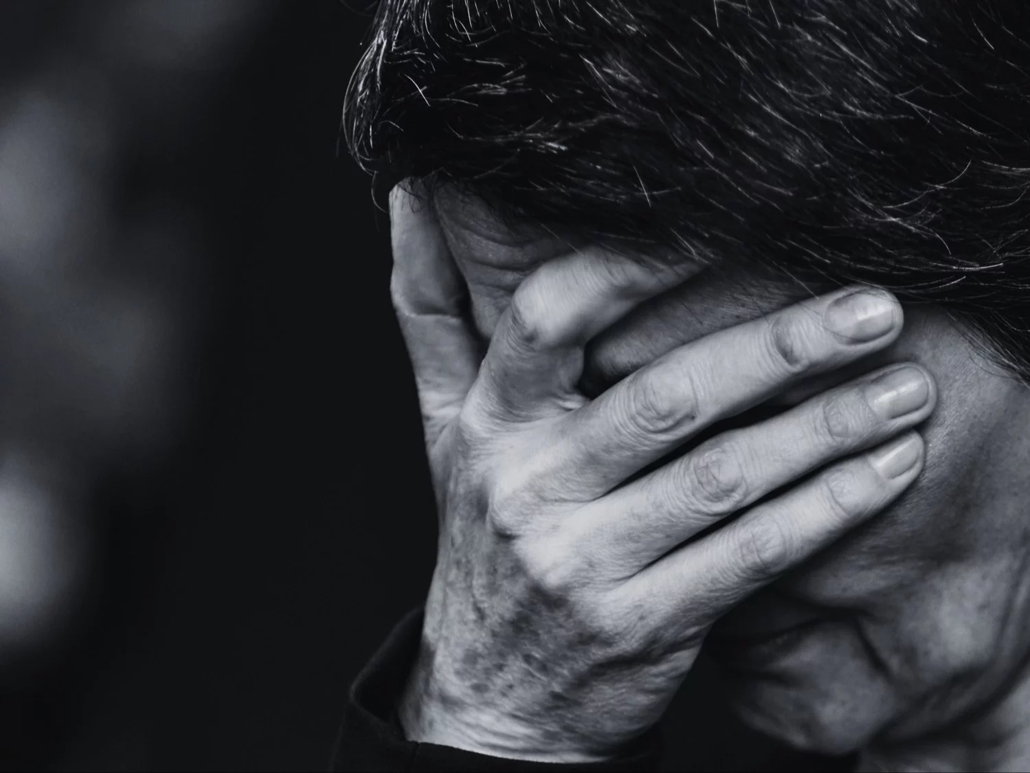 Gdy miała 15 lat rodzice zamknęli ją w pokoju. Od 27 lat nie była na spacerze