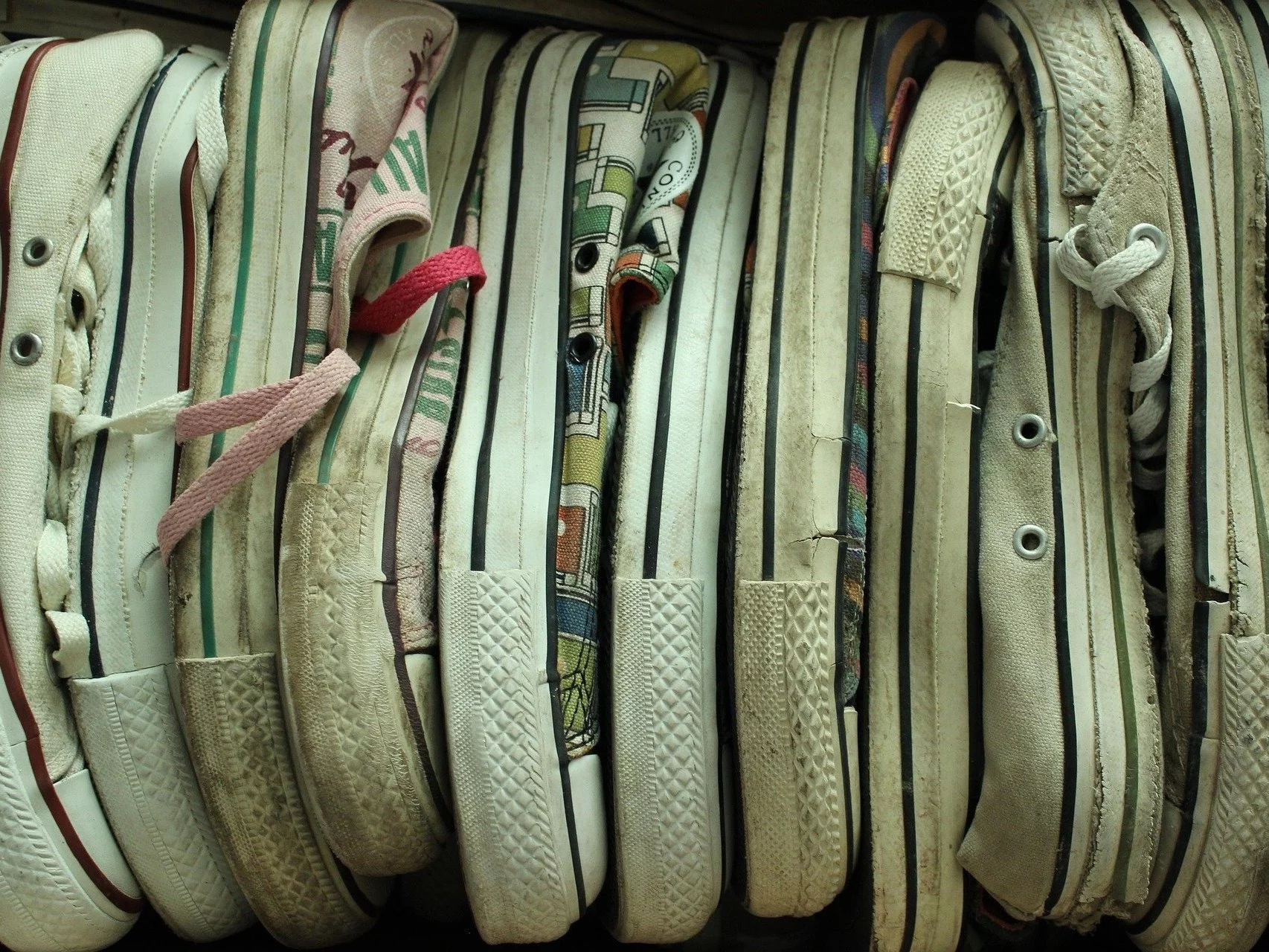 Stare buty nie mogą trafić do czarnego pojemnika