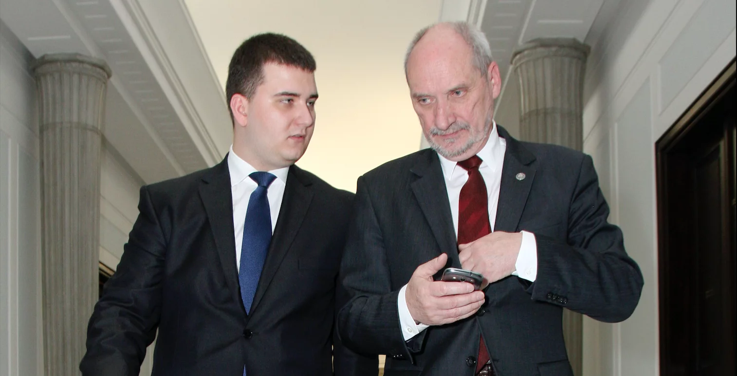 Bartłomiej Misiewicz, Antoni Macierewicz