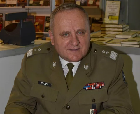 Gen. Bogusław Pacek (fot. JERZY STALEGA / Newspix.pl )