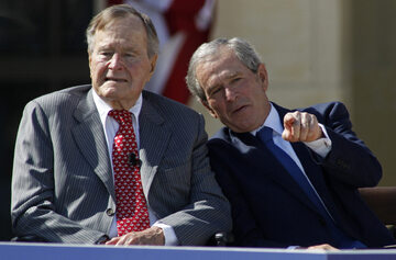George H. W. Bush i George W. Bush