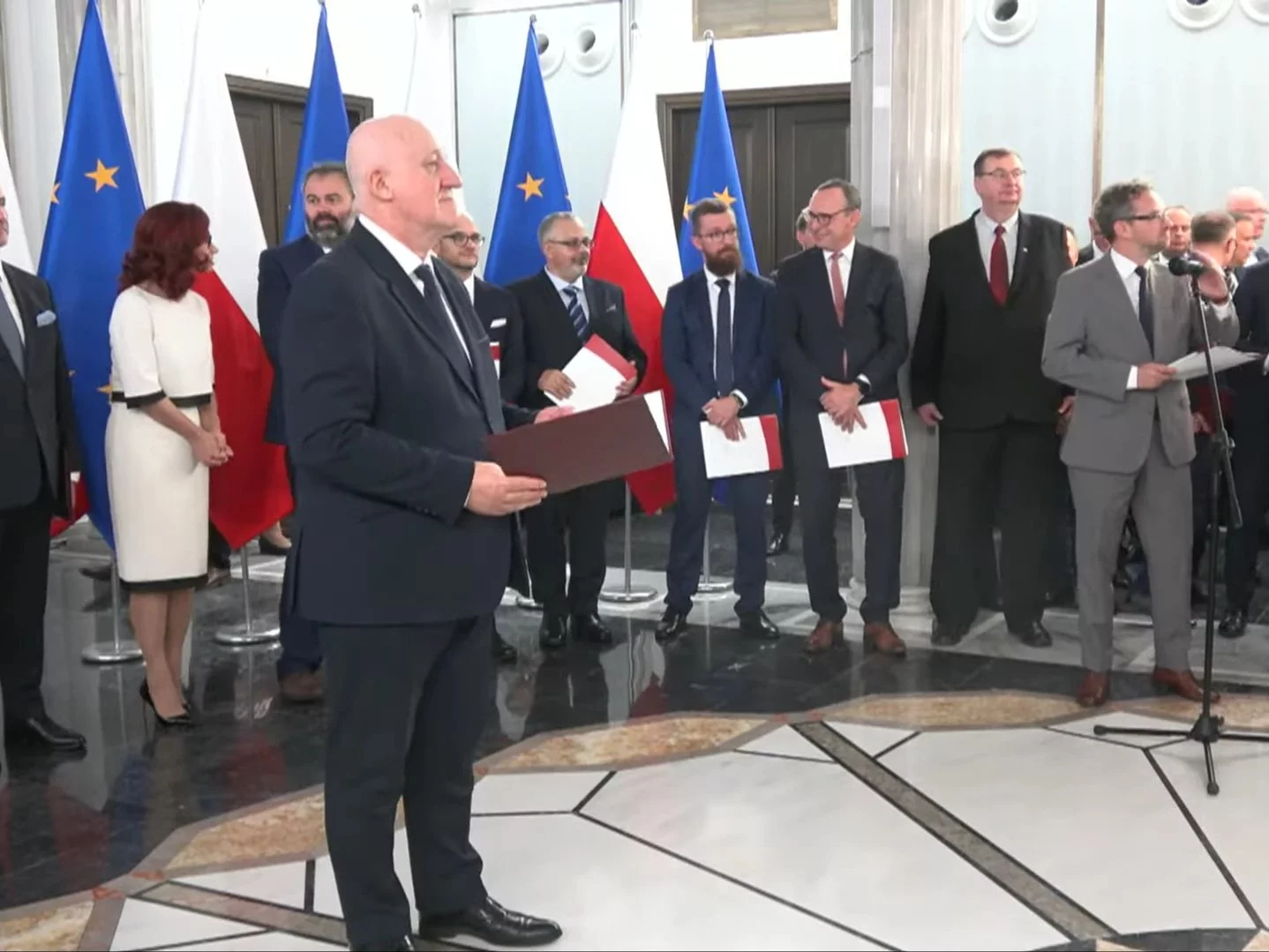 Nowi posłowie odbierali zaświadczenia o wyborze