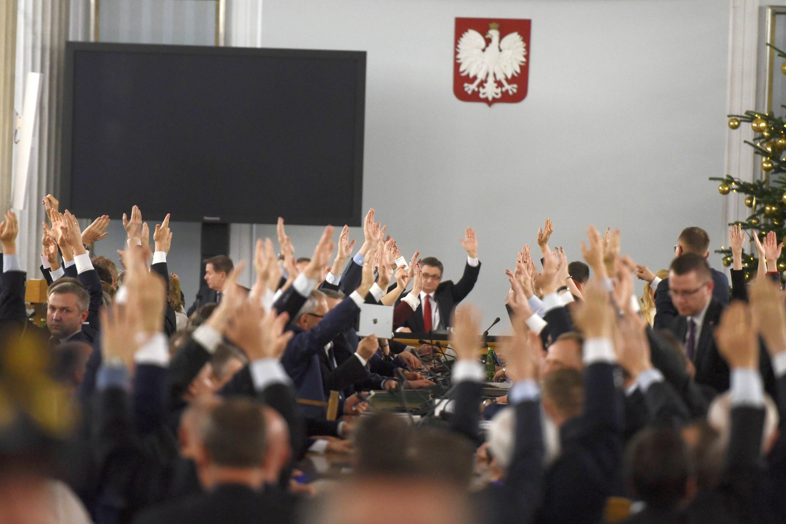 W 2003 Roku W Polsce Odbyło Się Referendum „Gazeta Wyborcza”: Czystka w instytutach badawczych