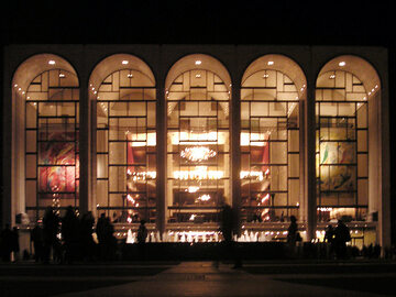Gmach Metropolitan Opera w Centrum Lincolna