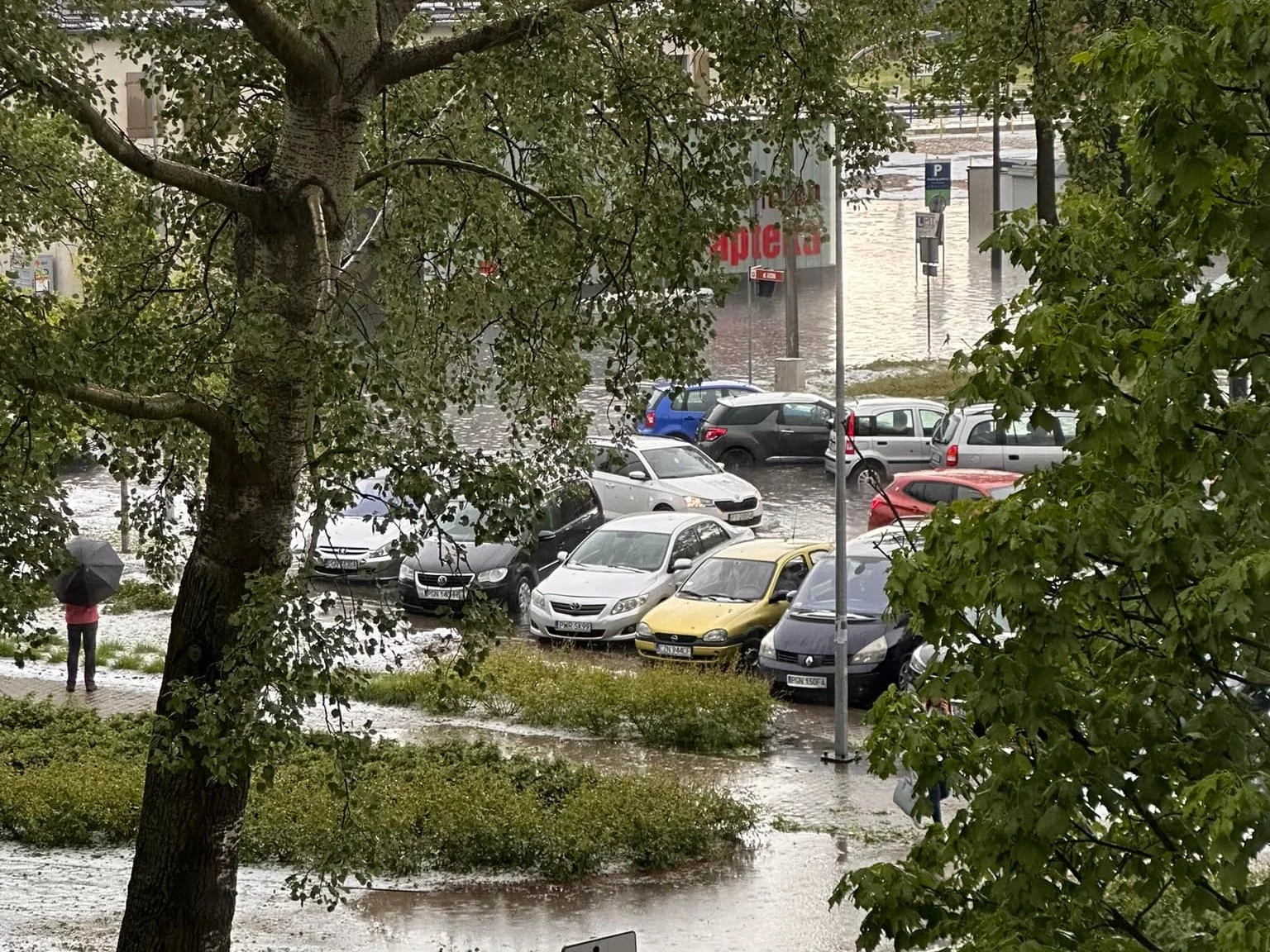 Gniezno sparaliżowane przez grad i nawałnice