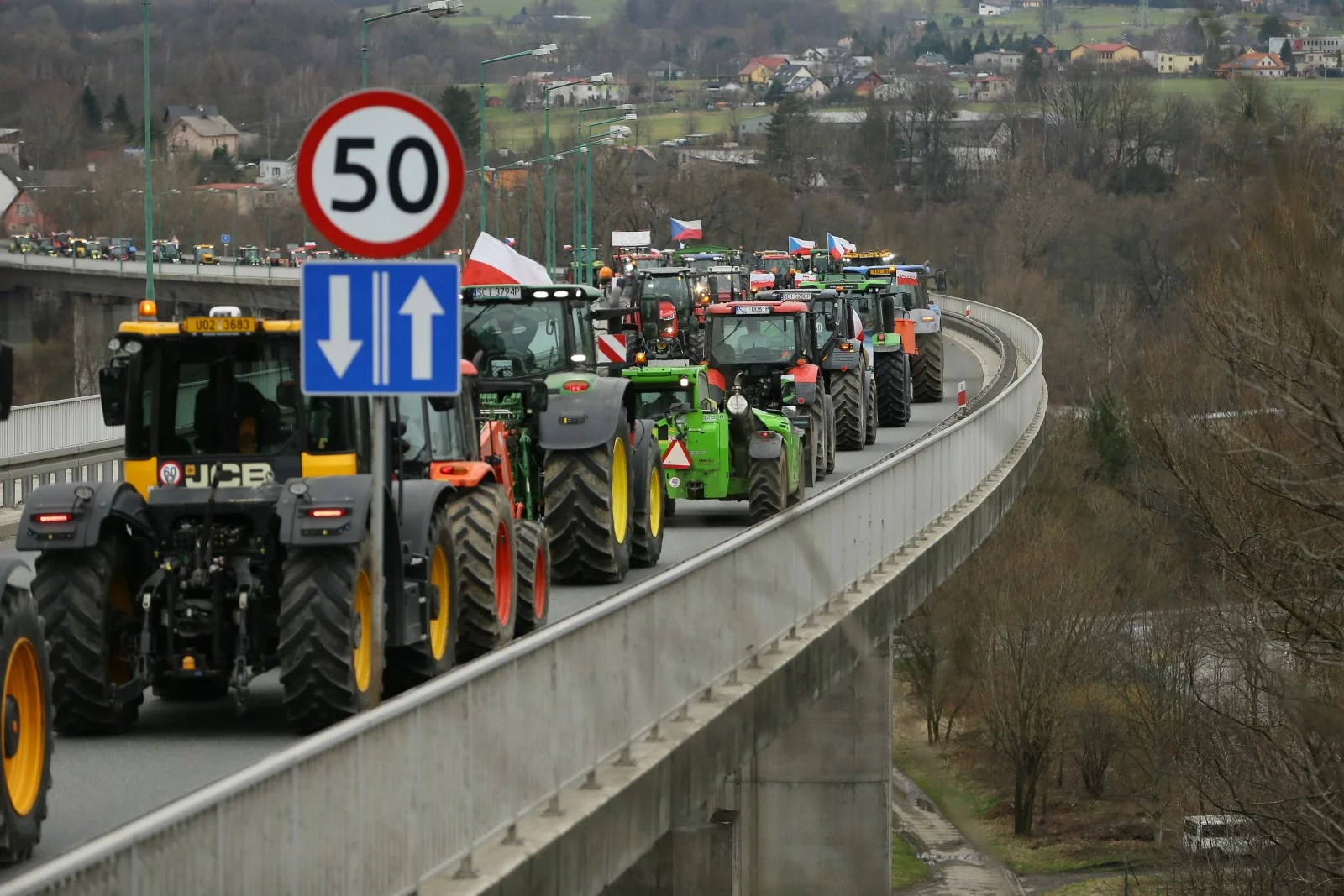 Protest rolników moście granicznym z Czechami w Cieszynie