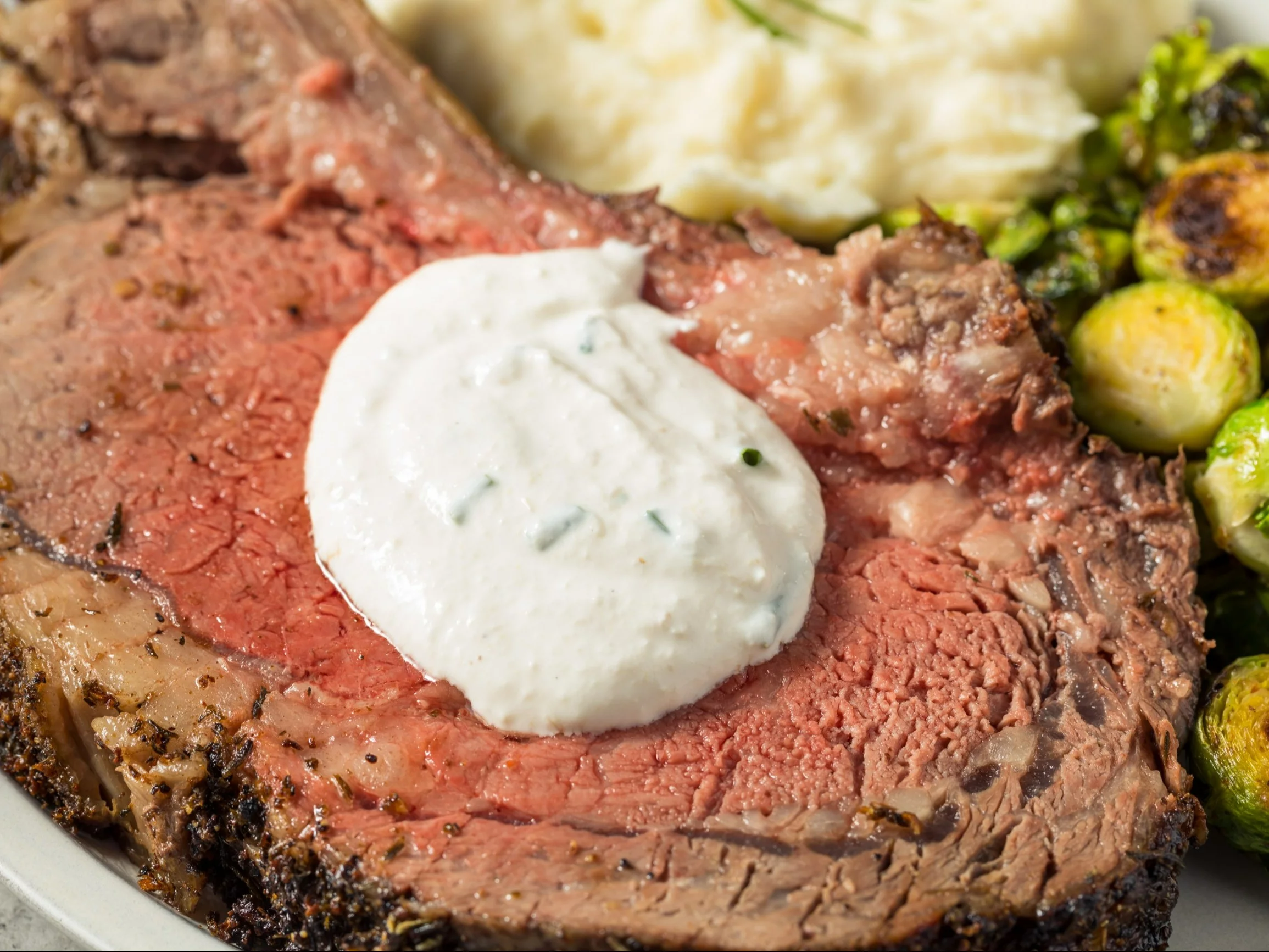 Sos chrzanowy na mięsie