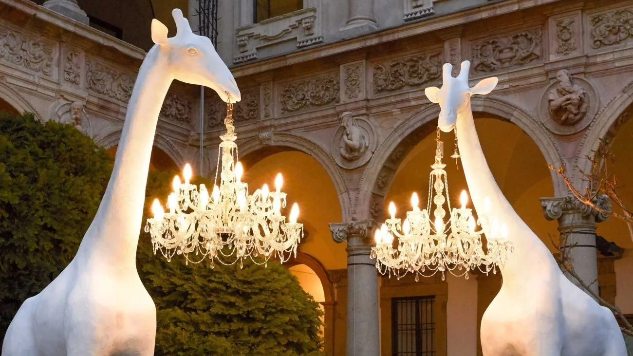 Giraffe in Love, lampa projektu Marcantonio dla Qeeboo