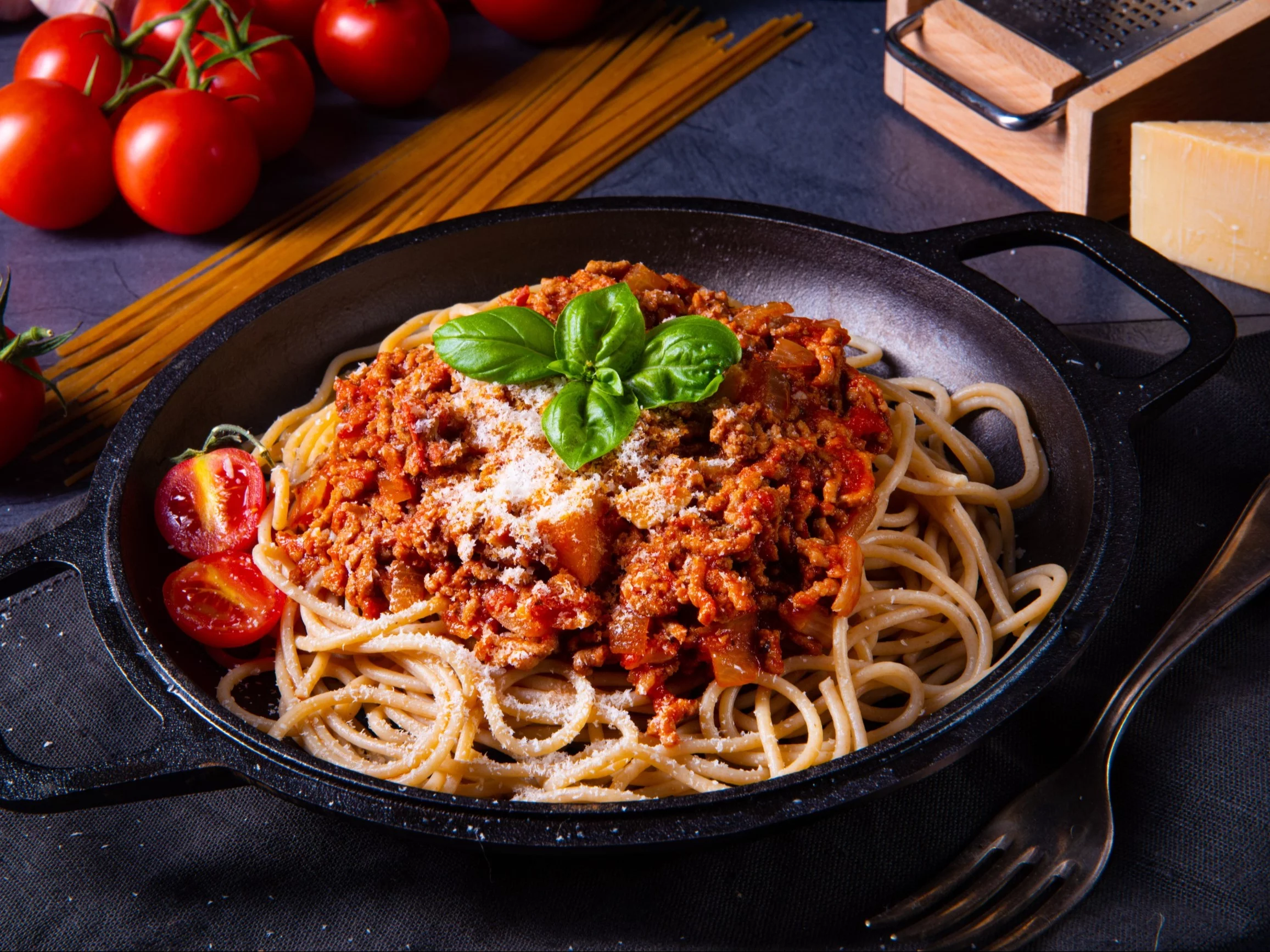 Spaghetti z Biedronki ma 25 g białka. Dietetyczka zwraca też uwagę na jego największą wadę