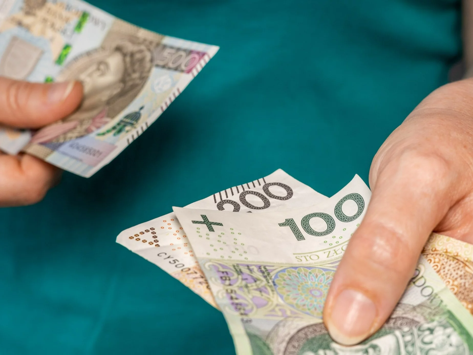 Koniec dużych zakupów za gotówkę. UE zatwierdziła nowe przepisy