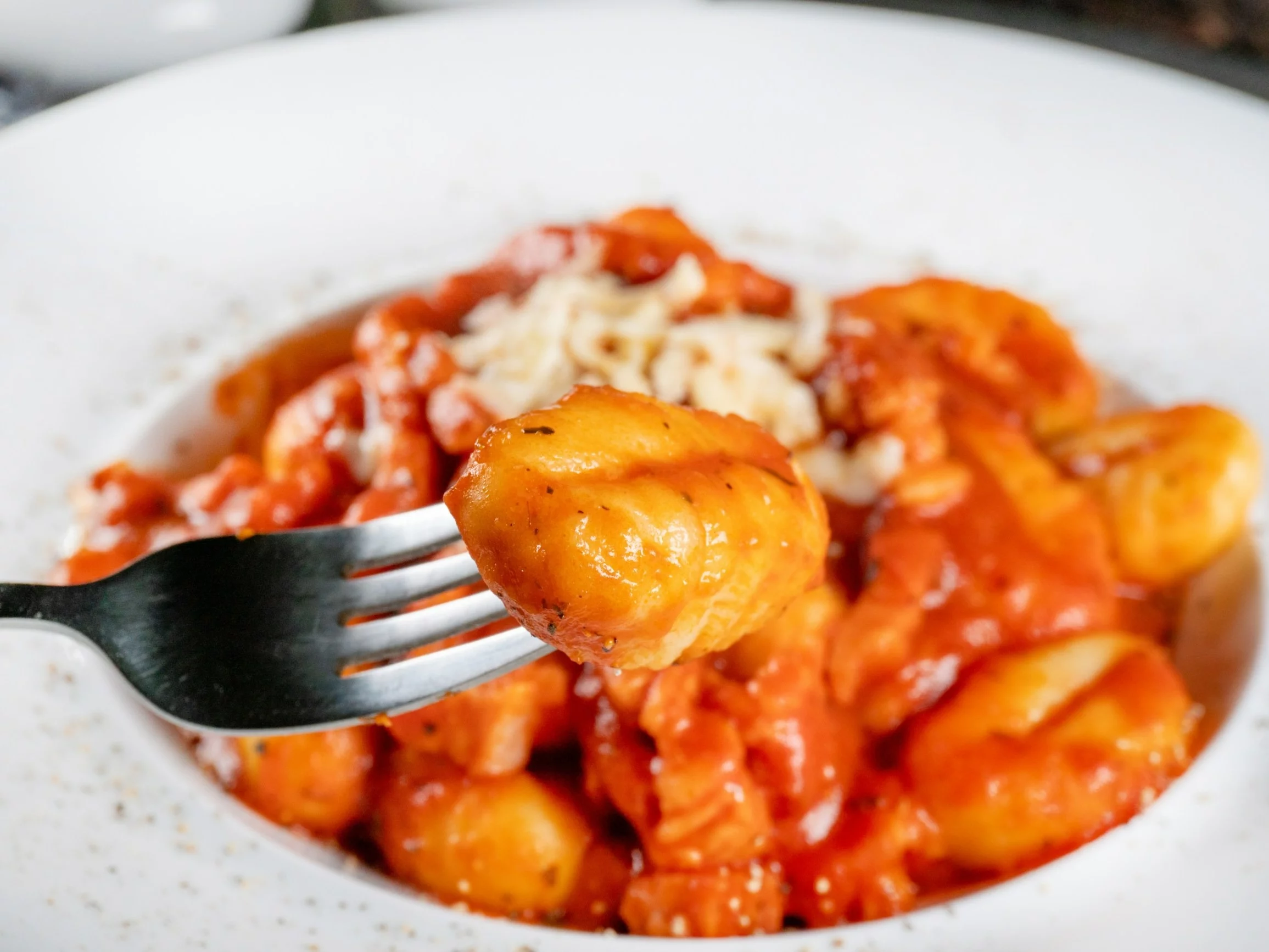 Gnocchi z sosem pomidorowym i parmezanem