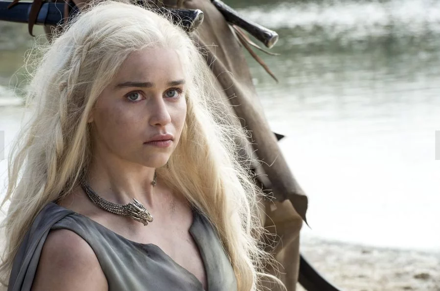 Emilia Clarke jako Daenerys Targaryen