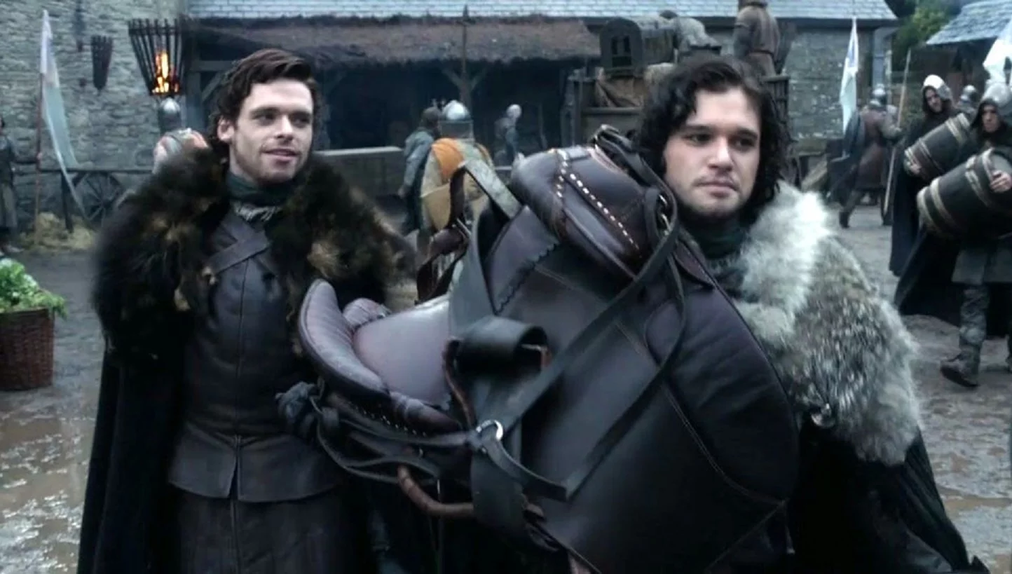 Richard Madden i Kit Harington w serialu „Gra o tron”