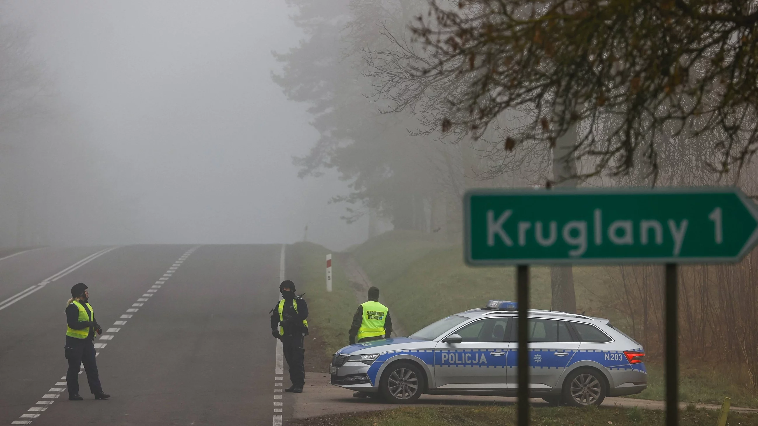 Policja przy granicy strefy stanu wyjątkowego