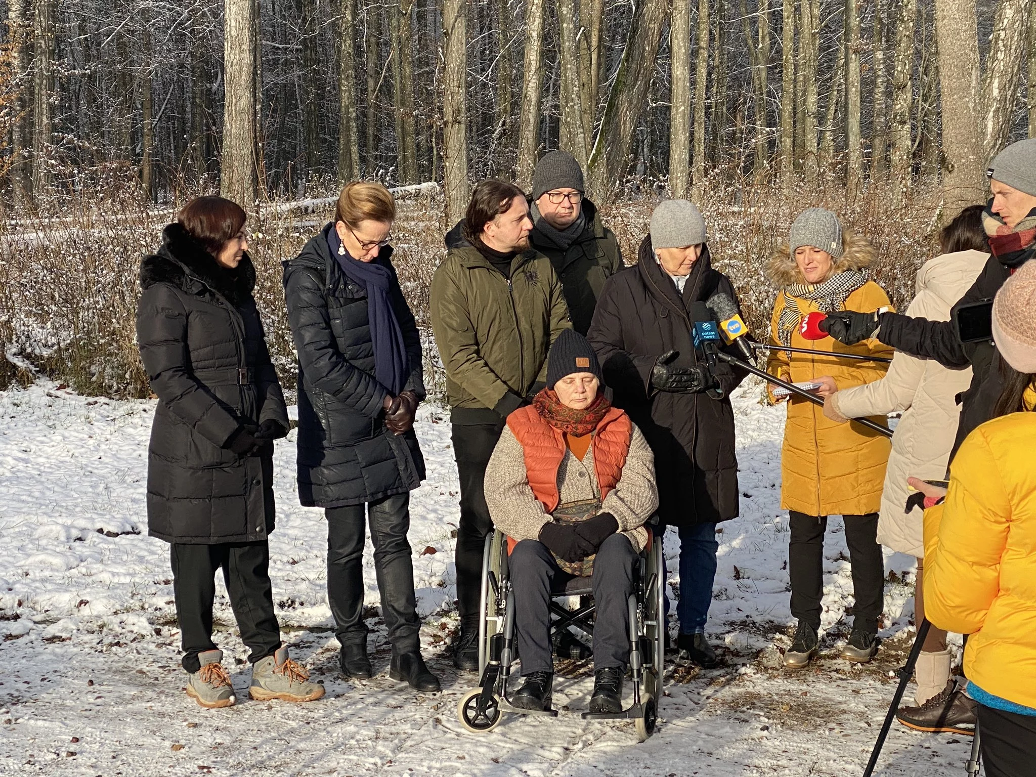 Adam Bodnar, Janina Ochojska i grupa polityków przy granicy polsko-białoruskiej