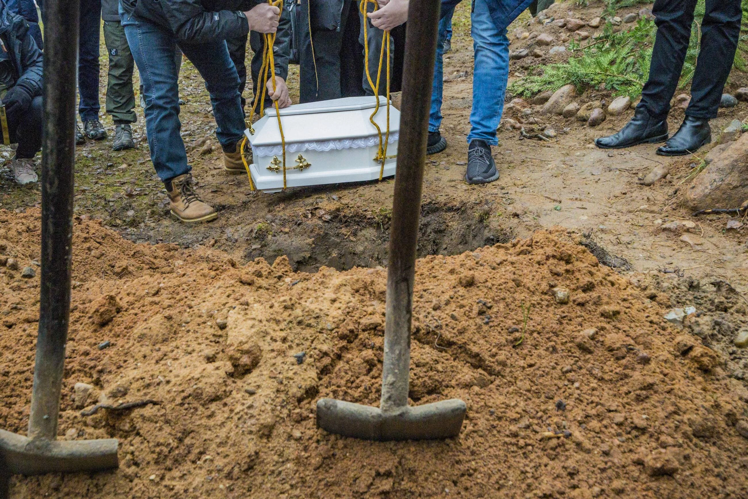 Pogrzeb dziecka Avin w Bohonikach