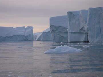 Grenlandia. Góra lodowa