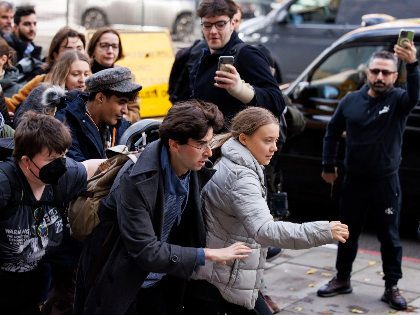 Greta Thunberg po wyjściu z Westminster Magistrates Court w Londynie, 15 listopada