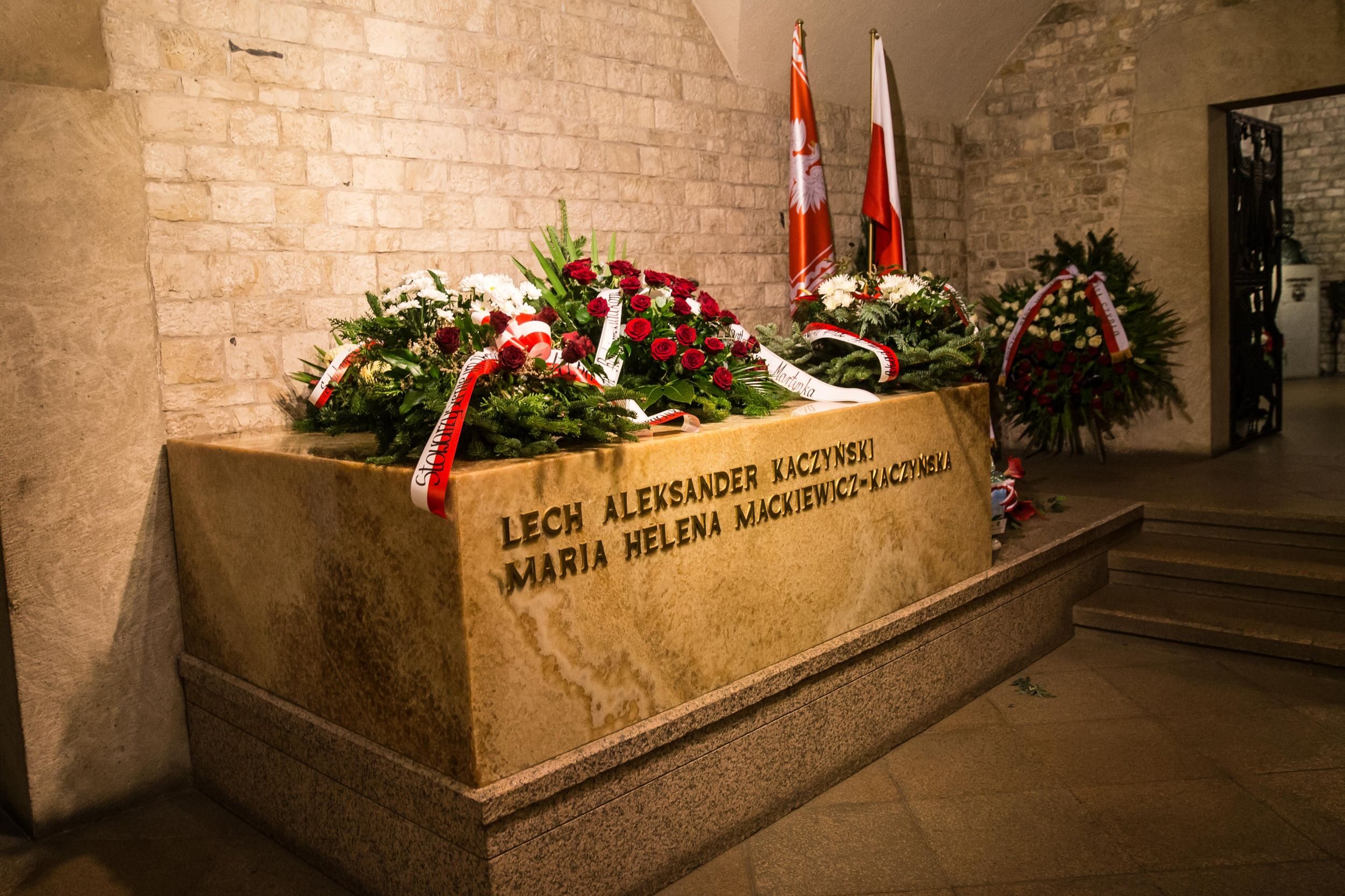 Grób Marii i Lecha Kaczyńskich na Wawelu