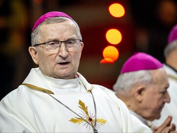 Grudzień 2023. Biskup senior Stefan Regmunt na urodzinach Radia Maryja