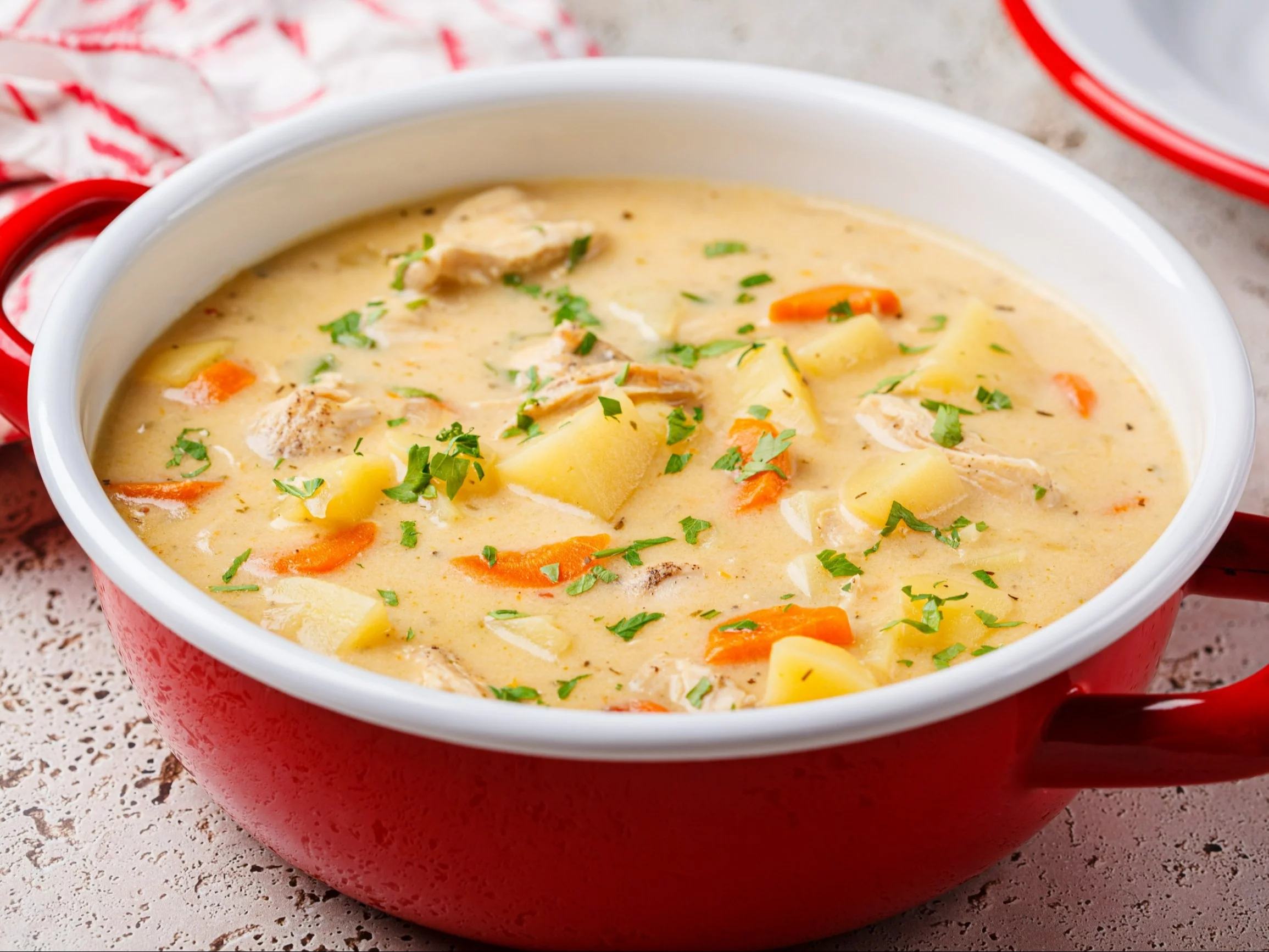 Gulasz z kurczaka w sosie śmietanowym