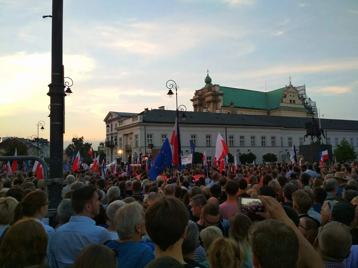 Protest przed Pałacem Prezydenckim