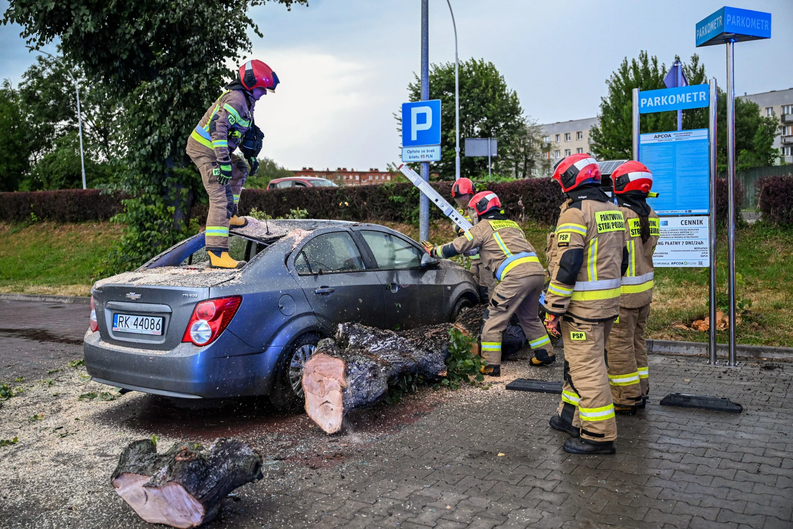 Strażacy, interwencja po burzy