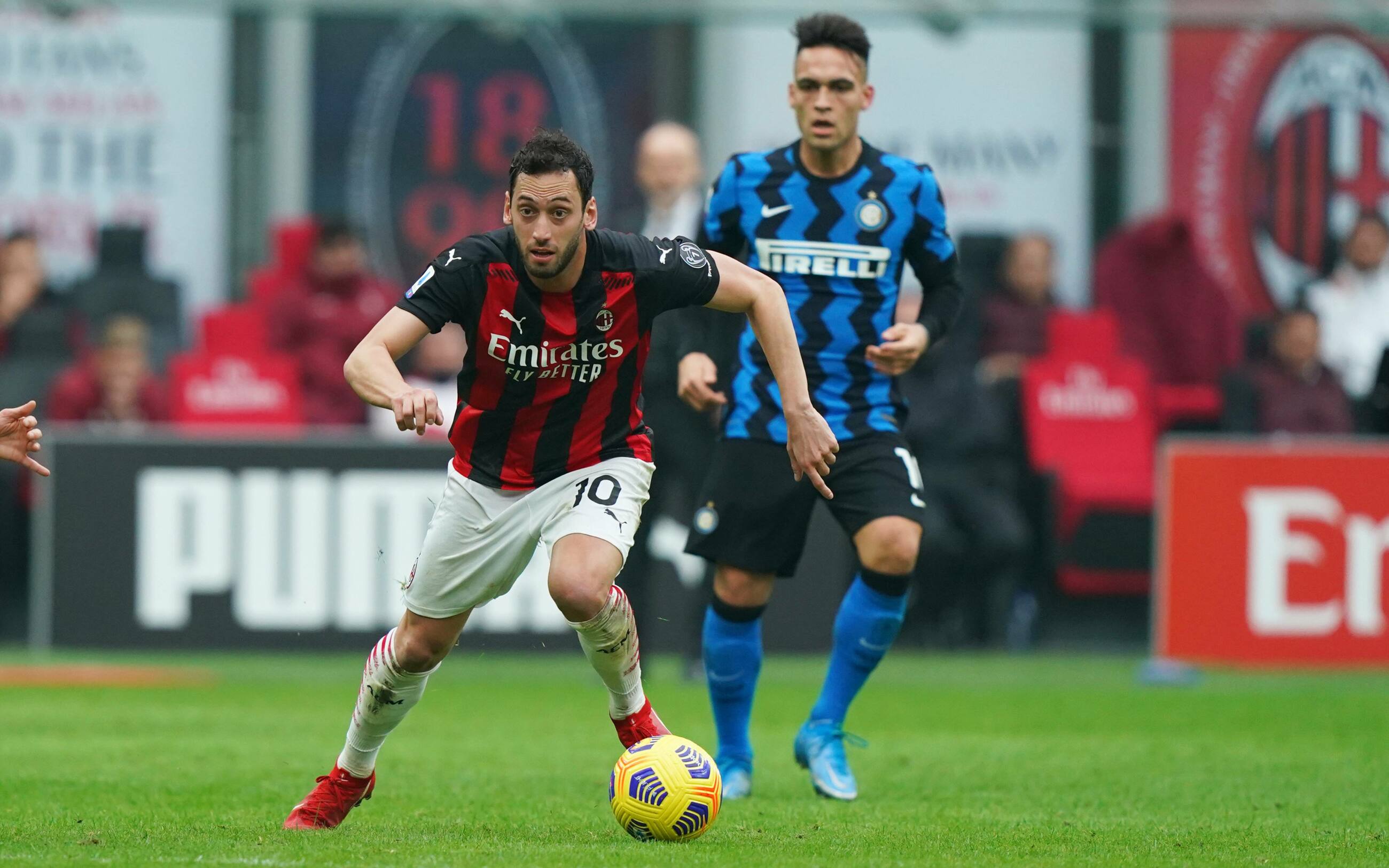 Włochy. Turek Hakan Calhanoglu Zamieni AC Milan Na Inter Mediolan ...