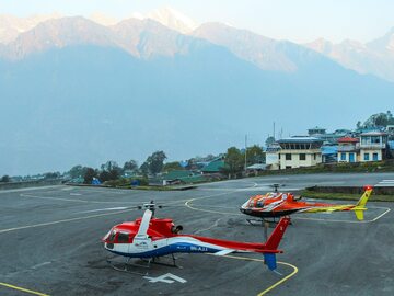 Helikoptery pod Himalajami