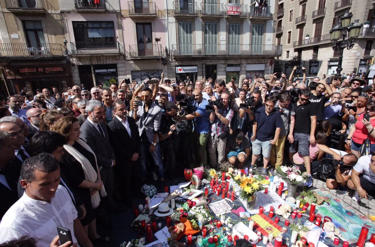 Minuta ciszy w miejscu, w którym doszło do zamachu