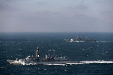 HMS Sutherland eskortowała rosyjski niszczyciel rakietowy Wiceadmirał Kułakow