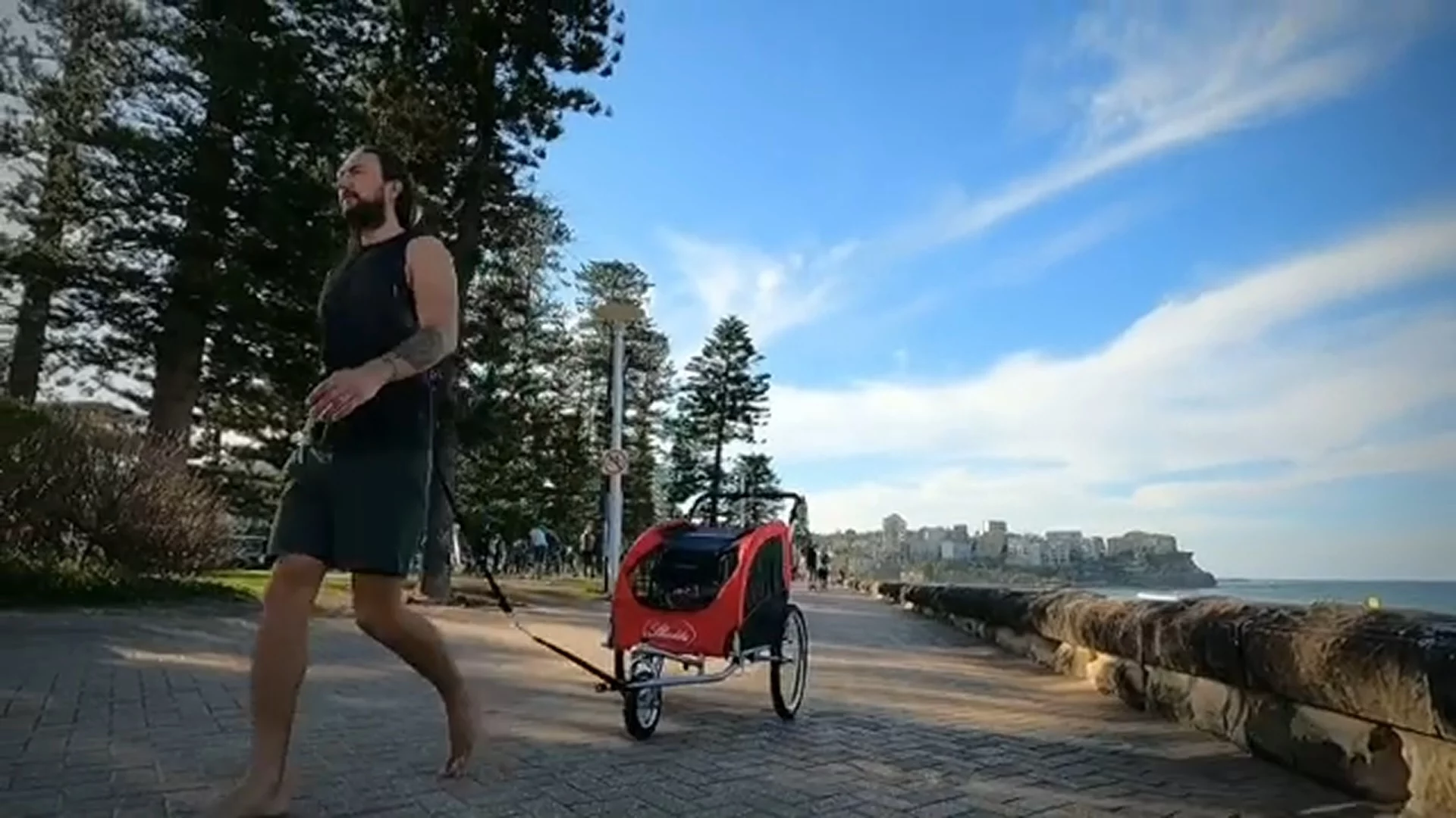 Anton Nootenboom chce na boso przejść z Cairns do Sydney