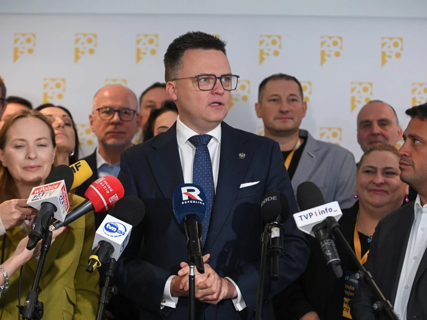 Hołownia chce odejść z polskiej polityki. Tyle może zarobić