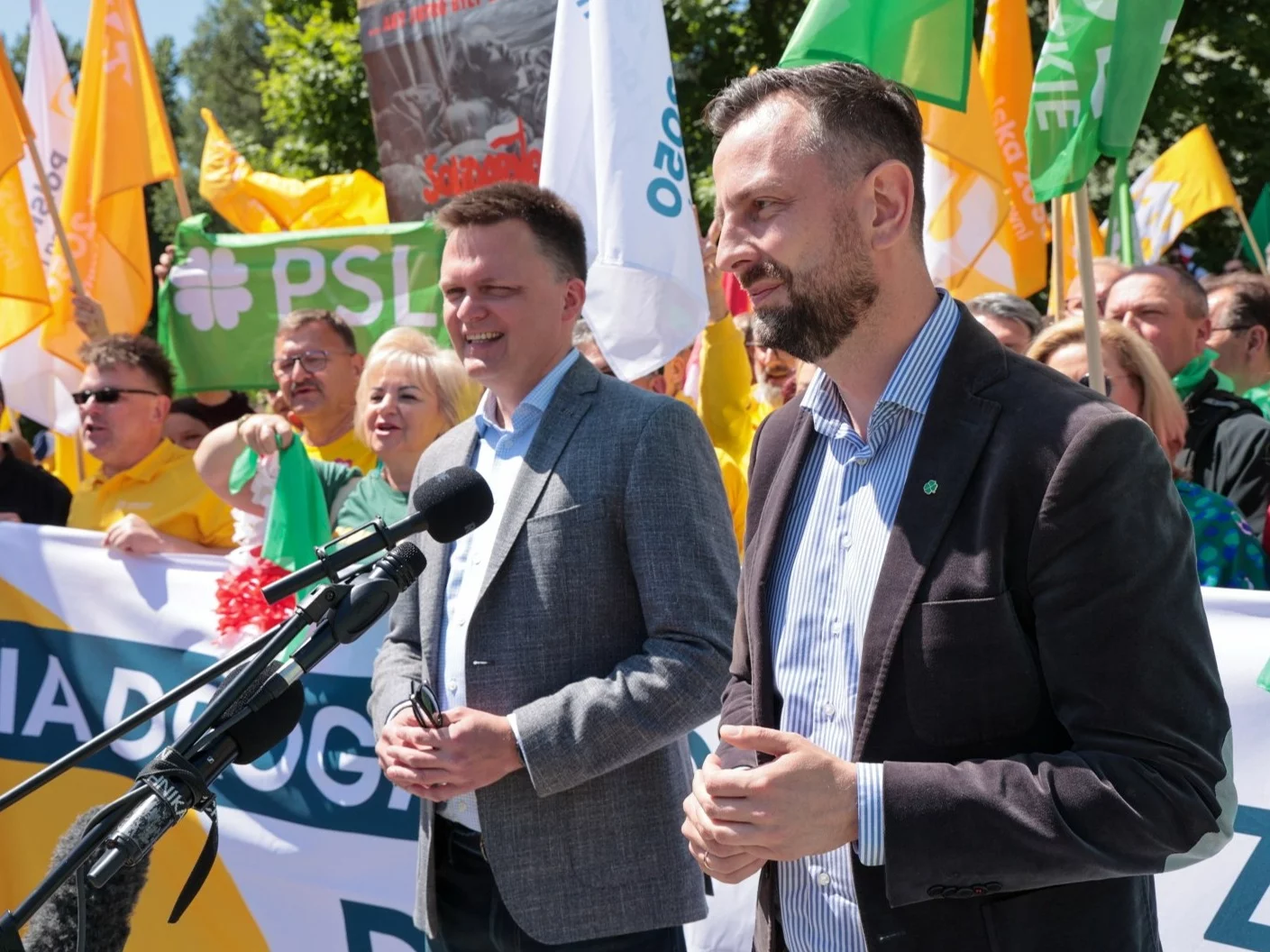 Szymon Hołownia i Władysław Kosiniak-Kamysz zorganizowali konferencję na obrzeżach marszu