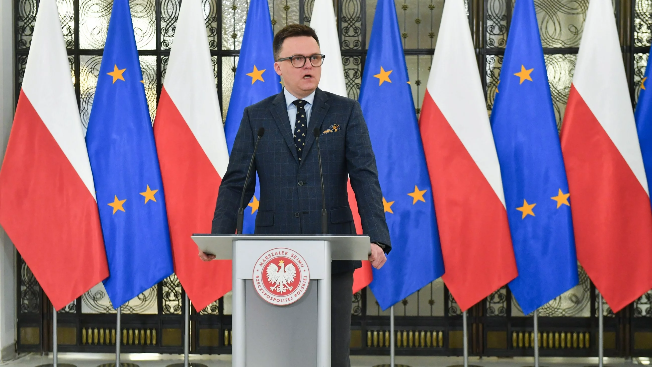 Szymon Hołownia na konferencji prasowej