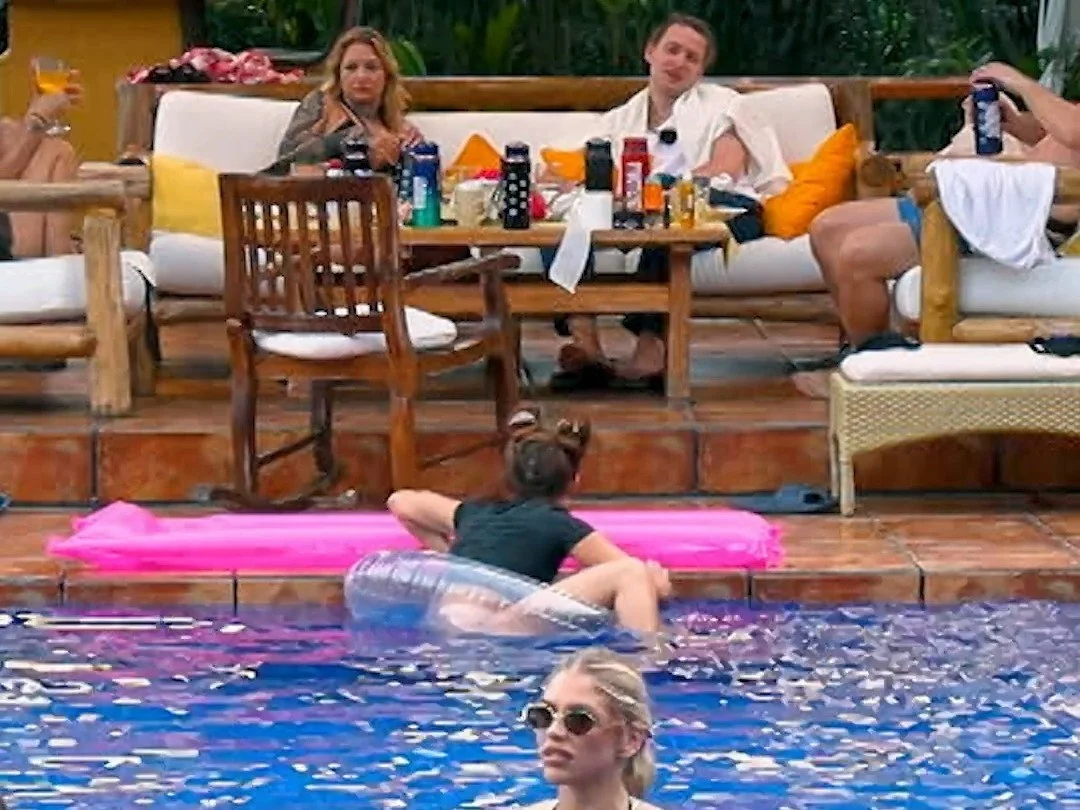 „Hotel Paradise”