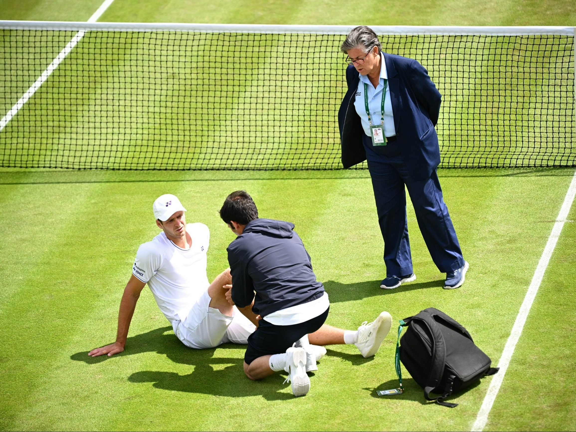 Hubert Hurkacz doznał kontuzji i przeszedł operację. Lekarz informuje o zagrożeniach – Tenis – Sport Wprost