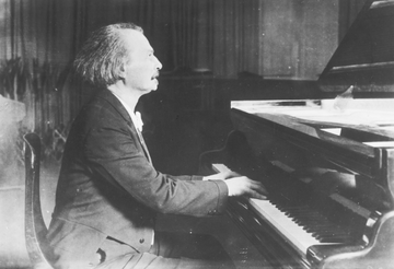 Ignacy Jan Paderewski przy fortepianie, 1925 rok