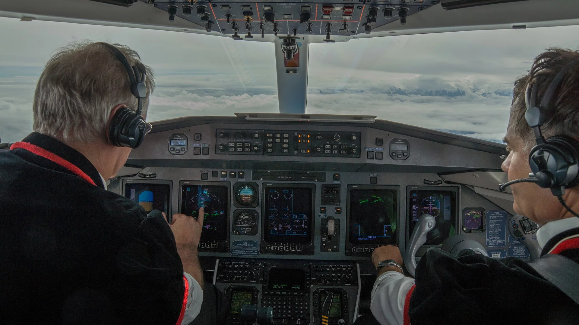 Ile zarabia pilot Boeinga? Pilot zdradza prawdę o zarobkach w lotnictwie!