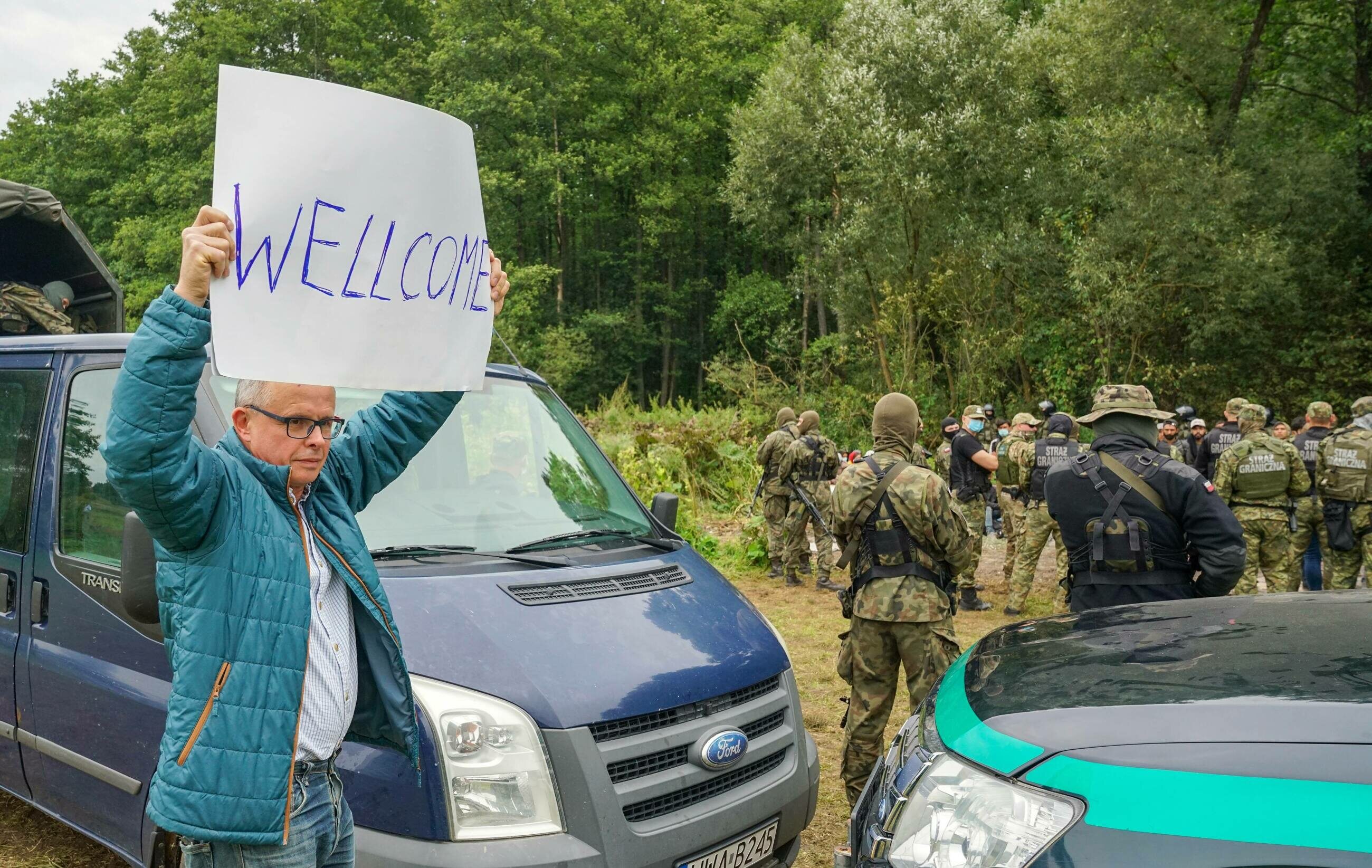 Czy Polacy przyjęliby pod swój dach uchodźcę? Sondaż „Wprost" dał ciekawe wyniki i podważył naszą gościnność - Vimarsana News