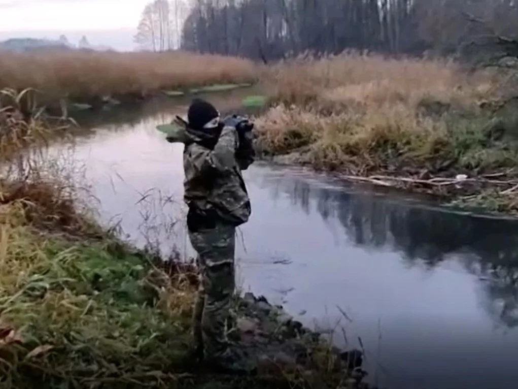 Mundurowi patrolują okolice granicy z Białorusią, zdjęcie ilustracyjne