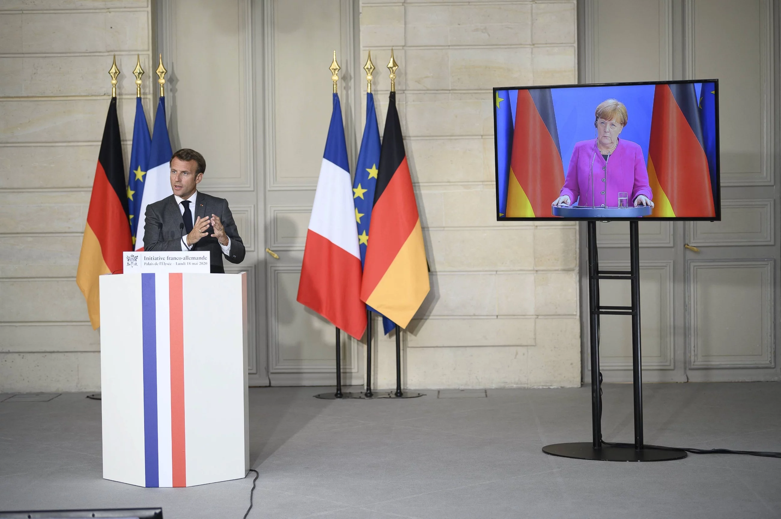 Emmanuel Macron i Angela Merkel